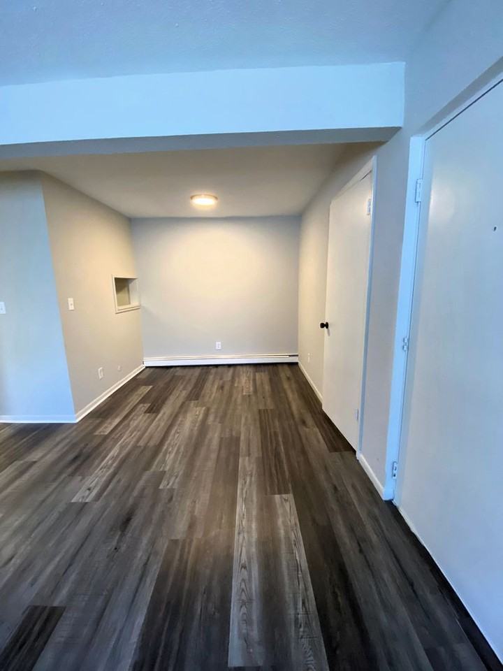 2036 Wayne Ave #C - Photo 5 of 13