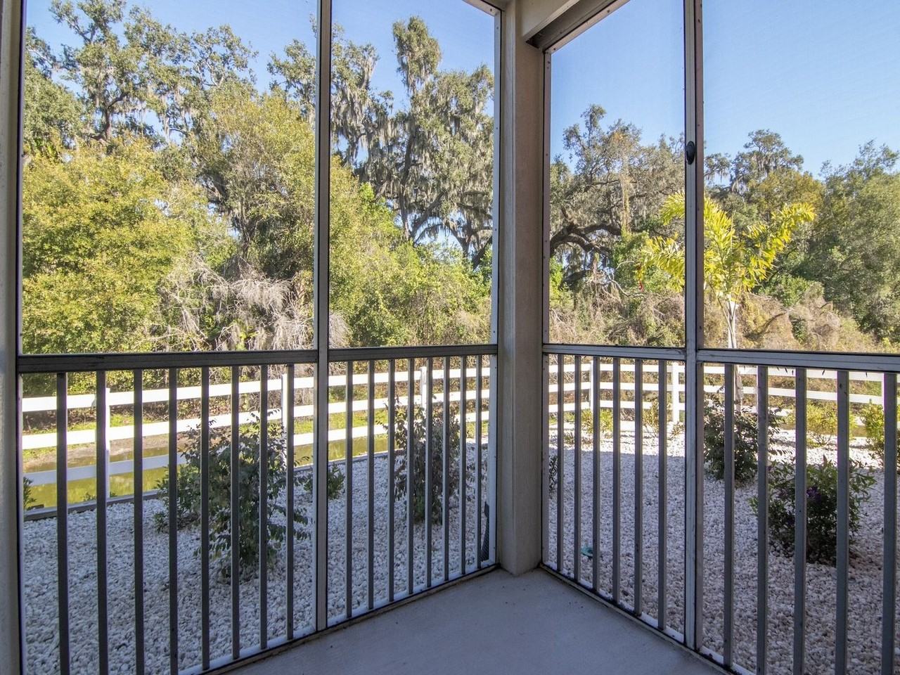 803 Lake Haven Sq #105 - Photo 4 of 31