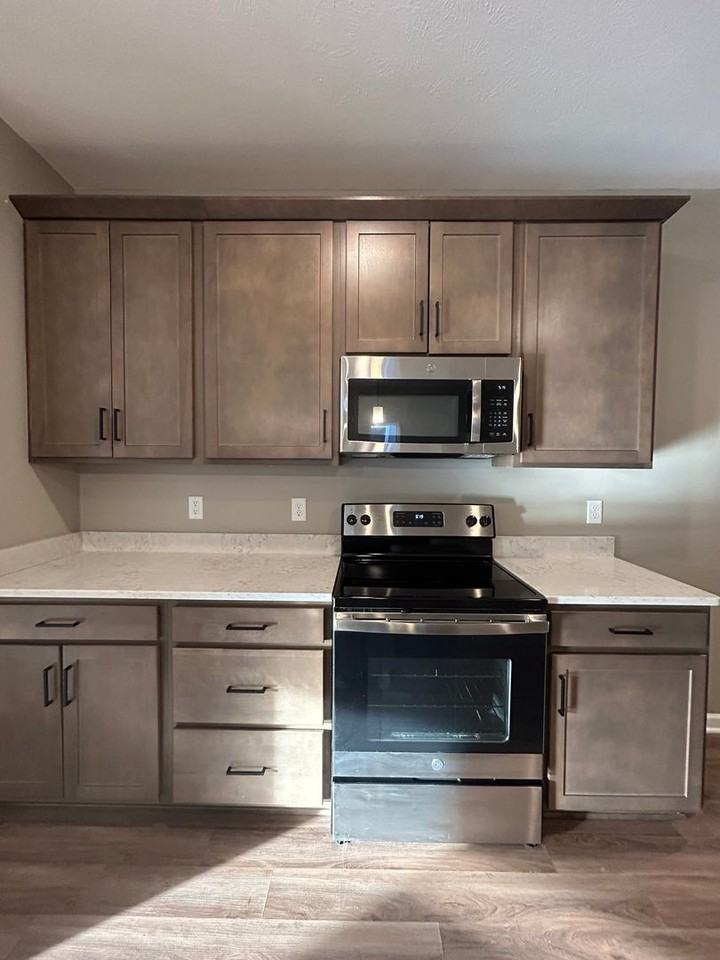 8124 S 178th St - Photo 4 of 36