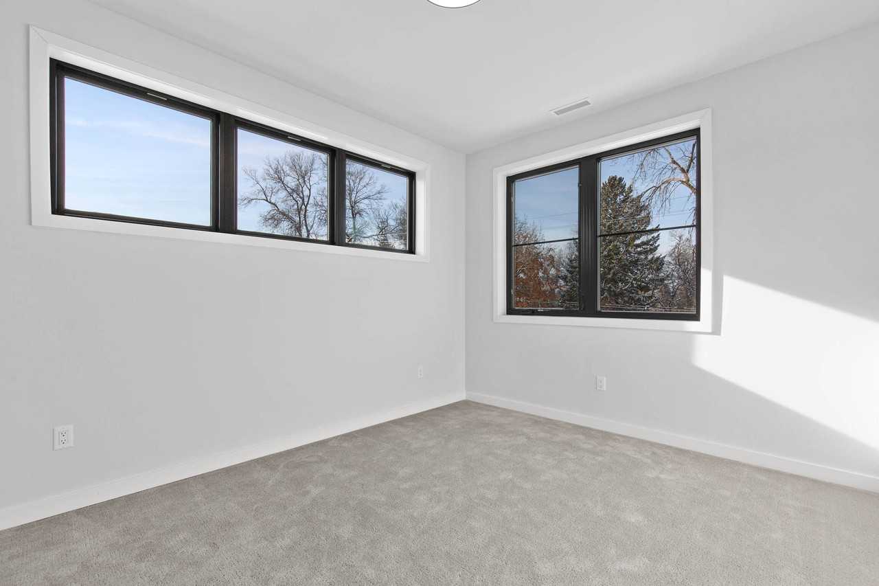 806 W Alderson St #C - Photo 3 of 20