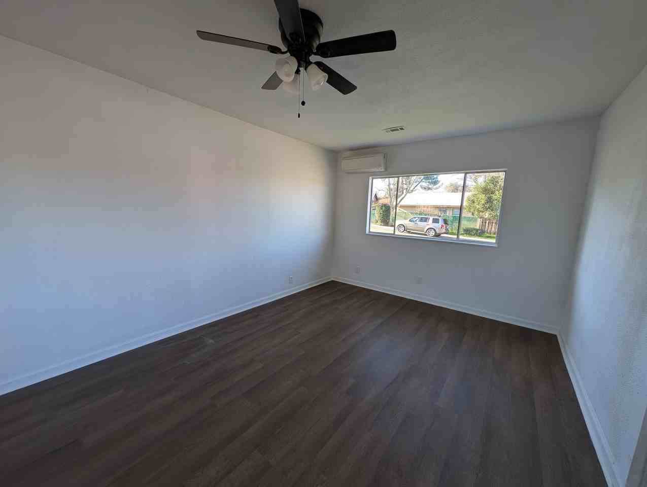 1006 West St - Photo 3 of 14