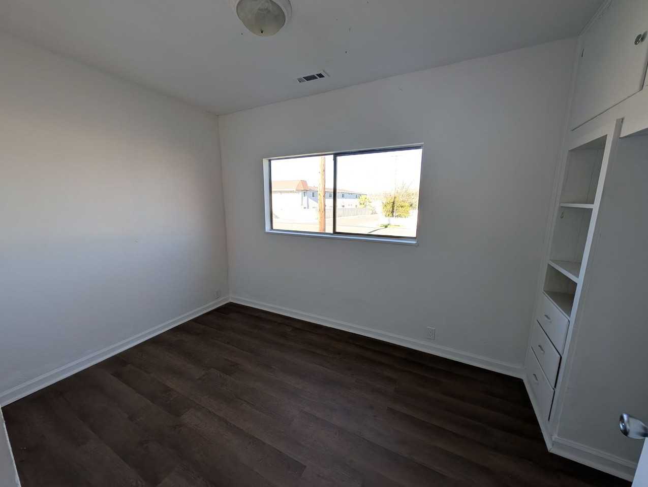 1006 West St - Photo 4 of 14