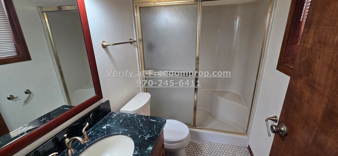 2325 S Seville Cir - Photo 7 of 17