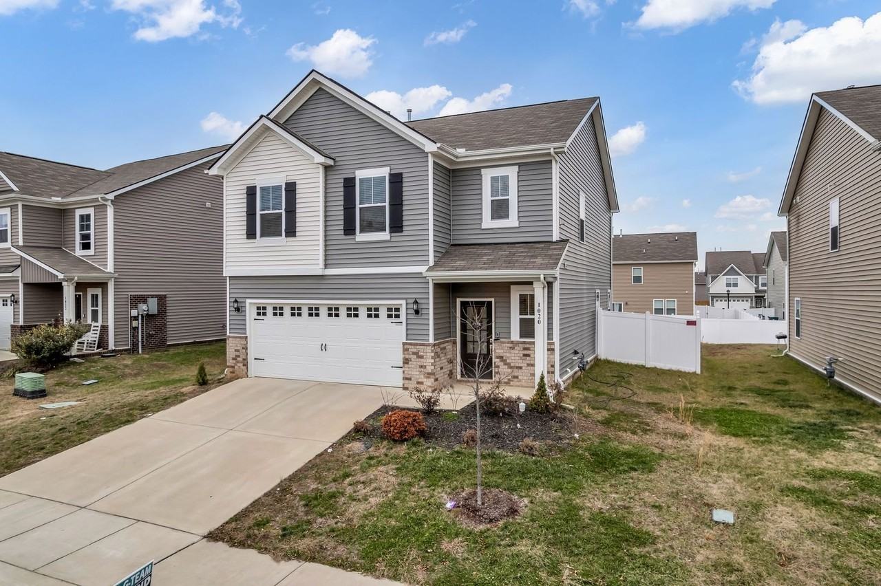 1020 Baltusrol Ln - Photo 5 of 34