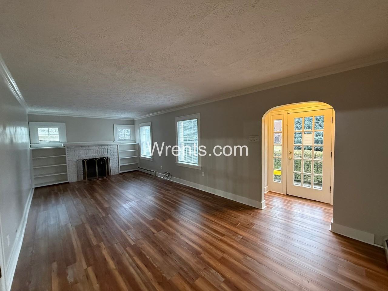 3410 N Columbia Cir - Photo 4 of 31