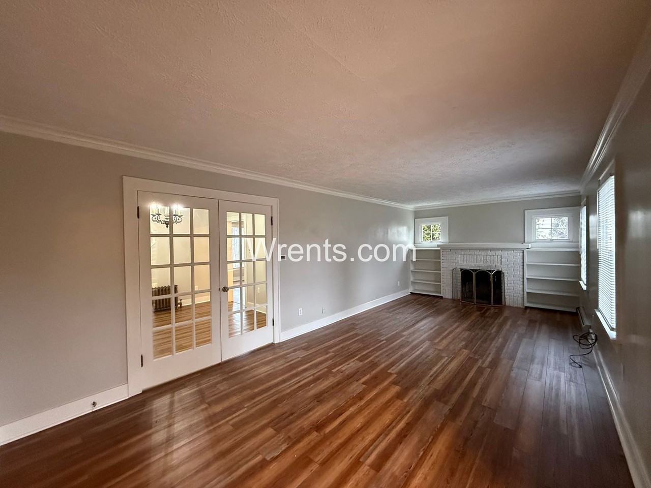 3410 N Columbia Cir - Photo 5 of 31