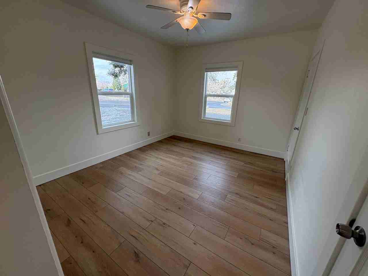 513 Ne Irving Ave - Photo 6 of 7