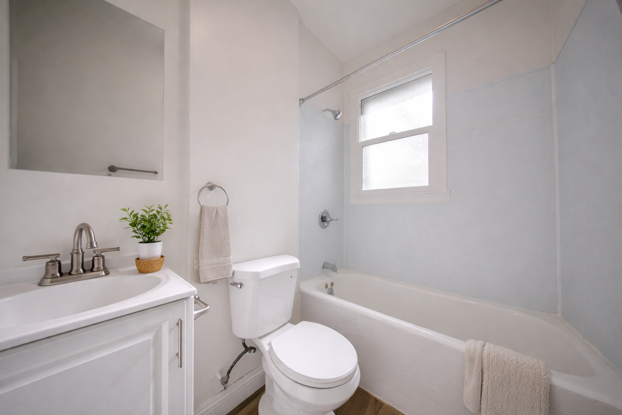 1800 North La Brea Ave - Photo 3 of 13