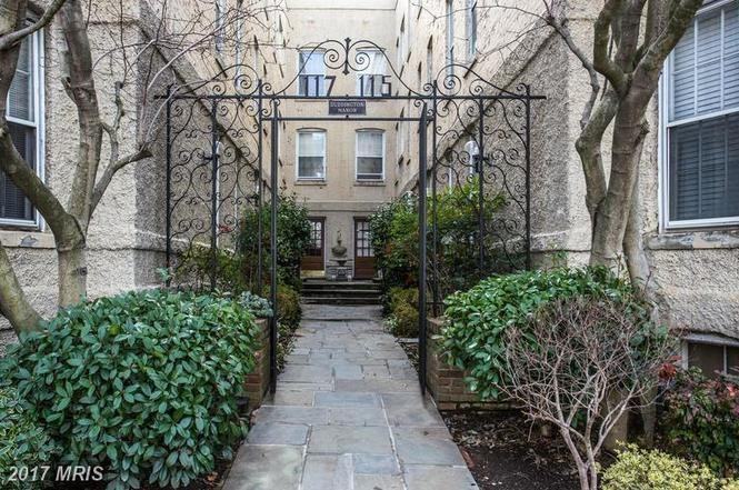 115 E St Se #1 - Photo 5 of 9