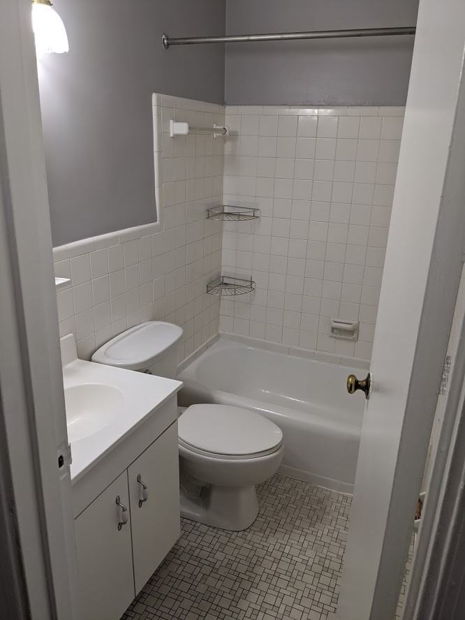 115 E St Se #1 - Photo 5 of 9