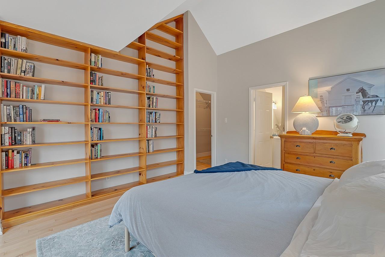 47 Howland Ave #1 - Photo 6 of 41
