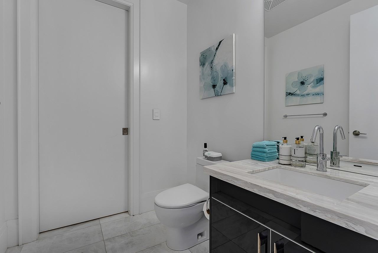 39 Queens Quay E #1401 - Photo 4 of 50