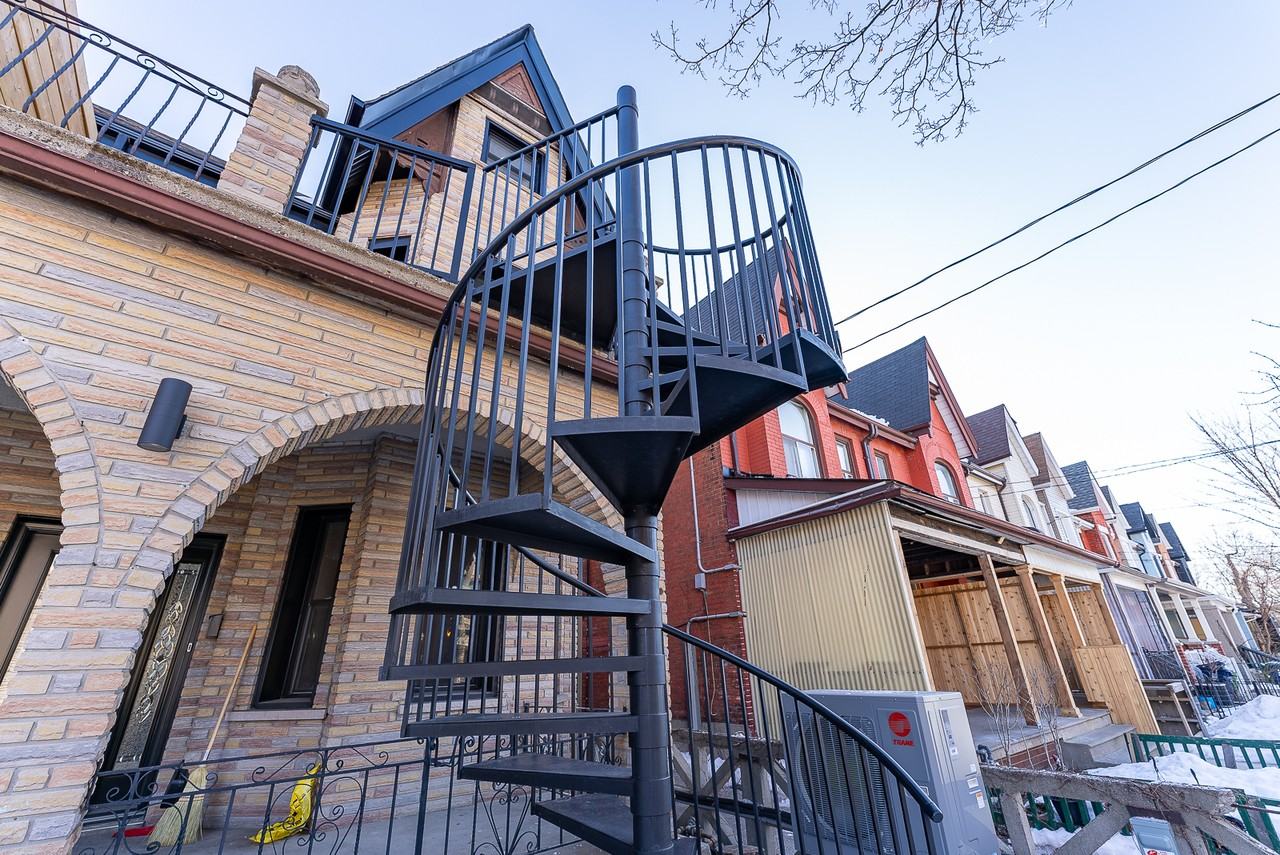 195 Osler St #1 - Photo 7 of 27