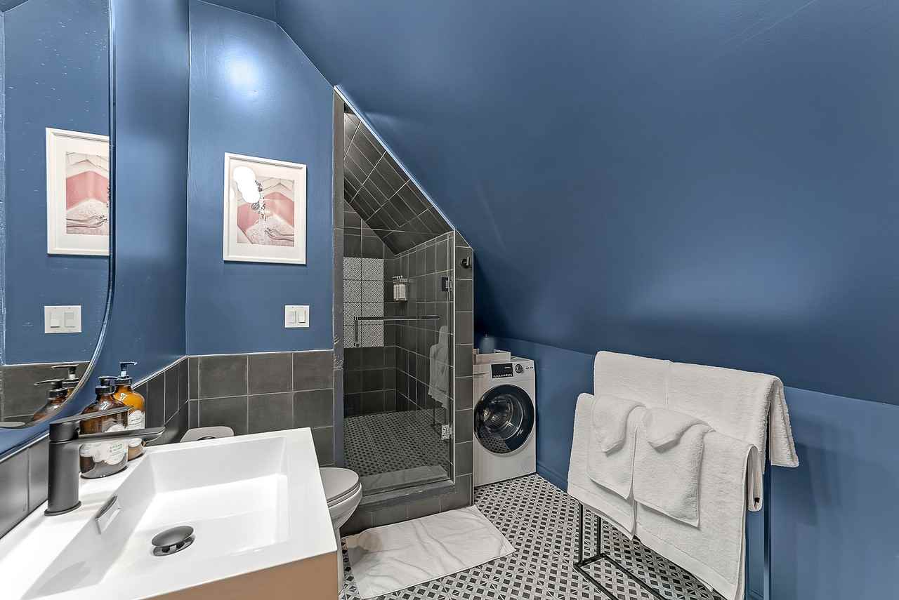 195 Osler St #1 - Photo 4 of 27
