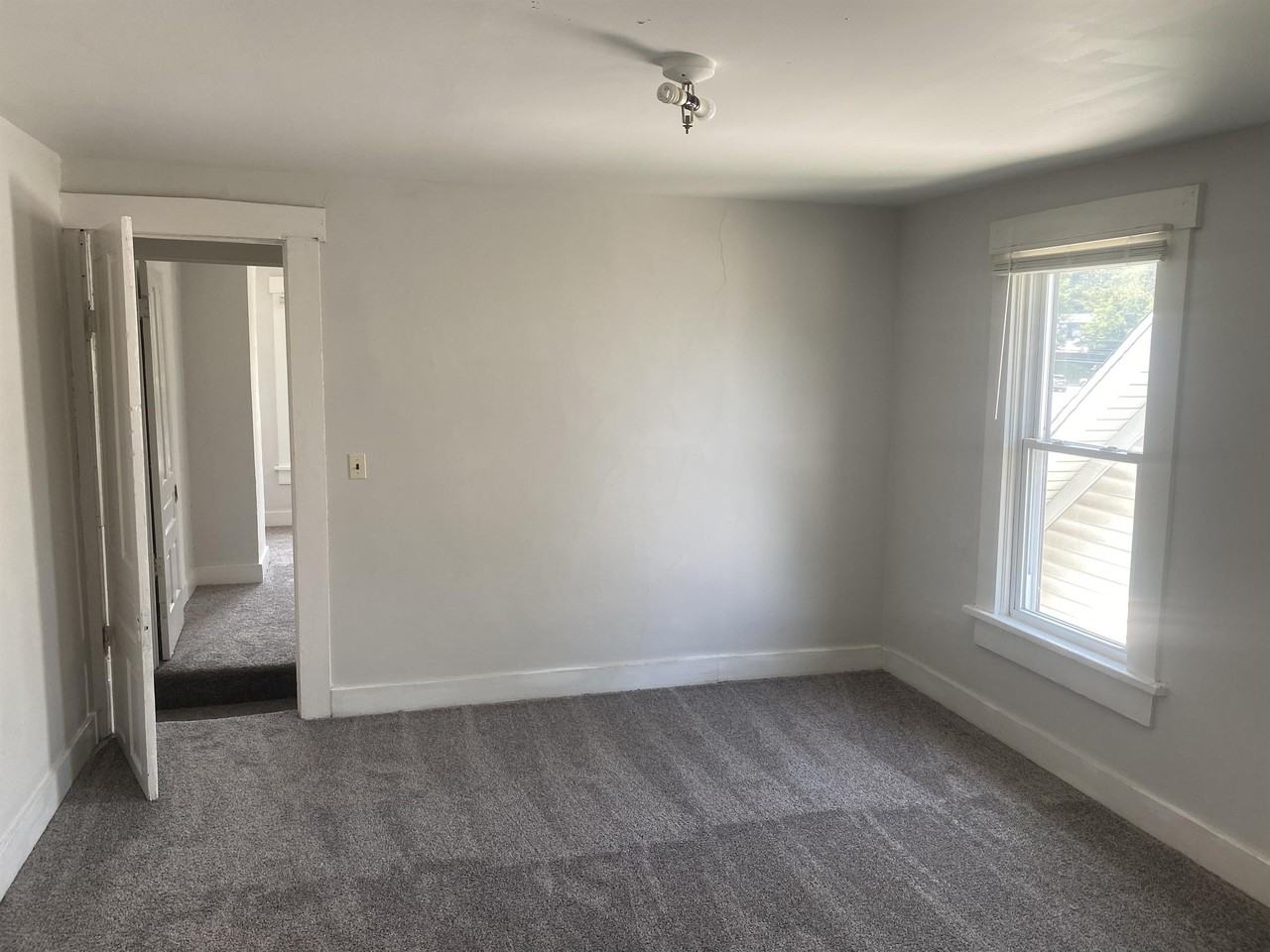 705 Wyoming St - Photo 4 of 5