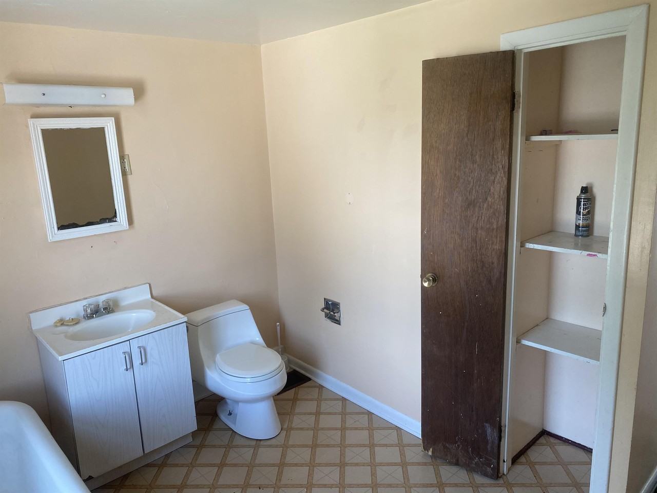 705 Wyoming St - Photo 3 of 5