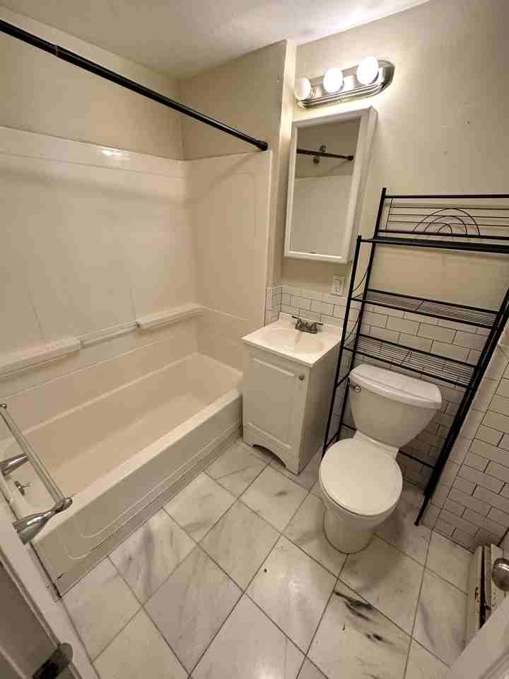 238 Everett St #1 - Photo 3 of 5