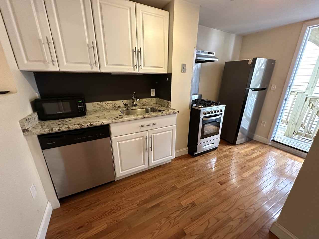 238 Everett St #1 - Photo 4 of 5