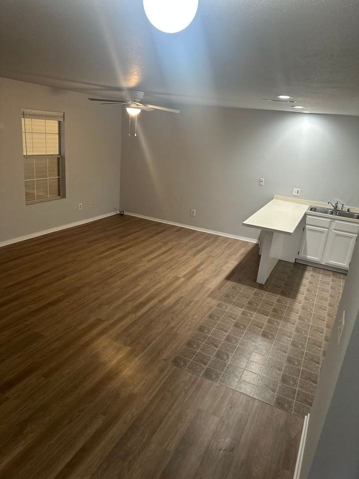 980 W Cleveland St - Photo 7 of 16