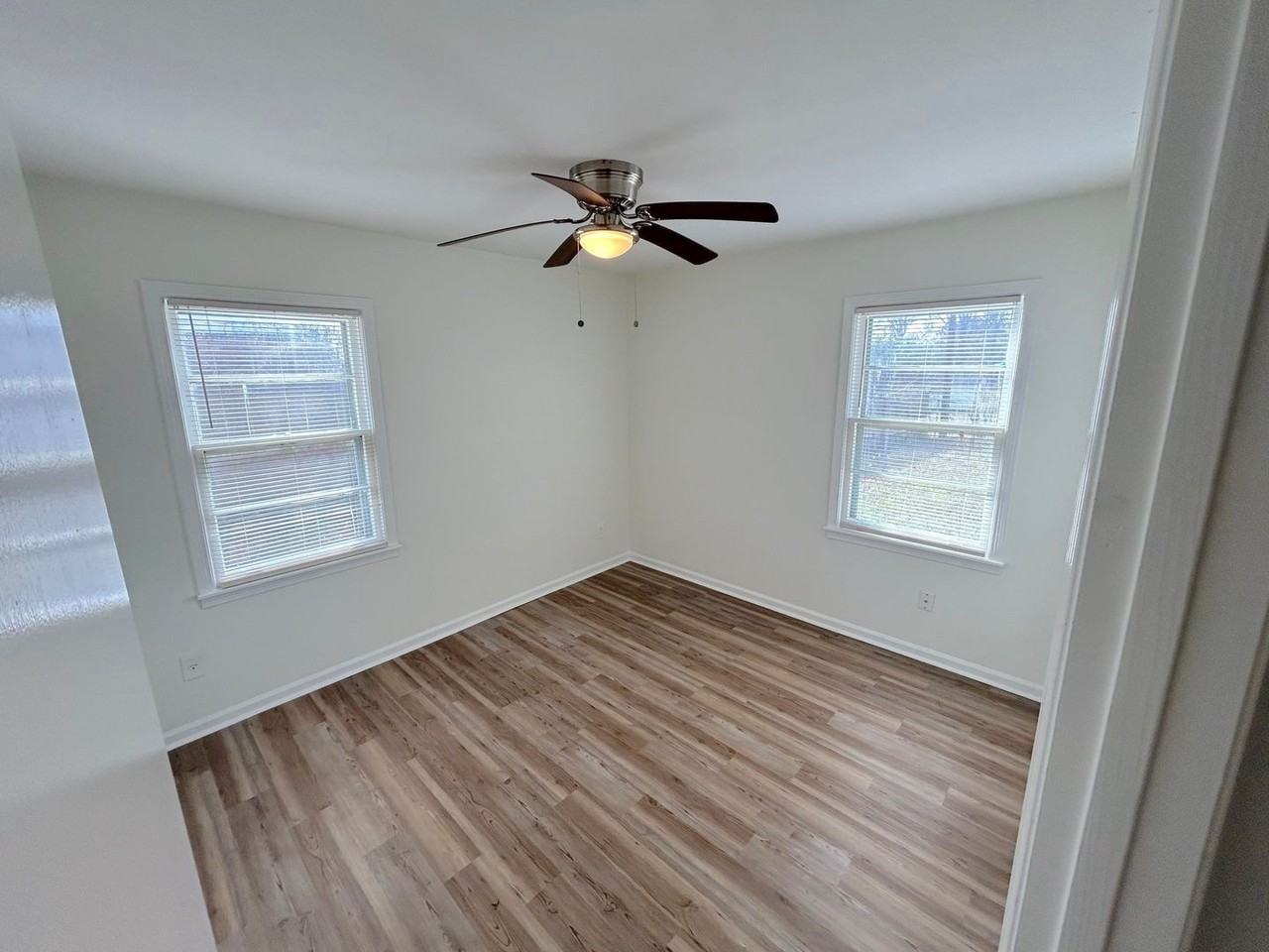 5423 Bannock St - Photo 4 of 12