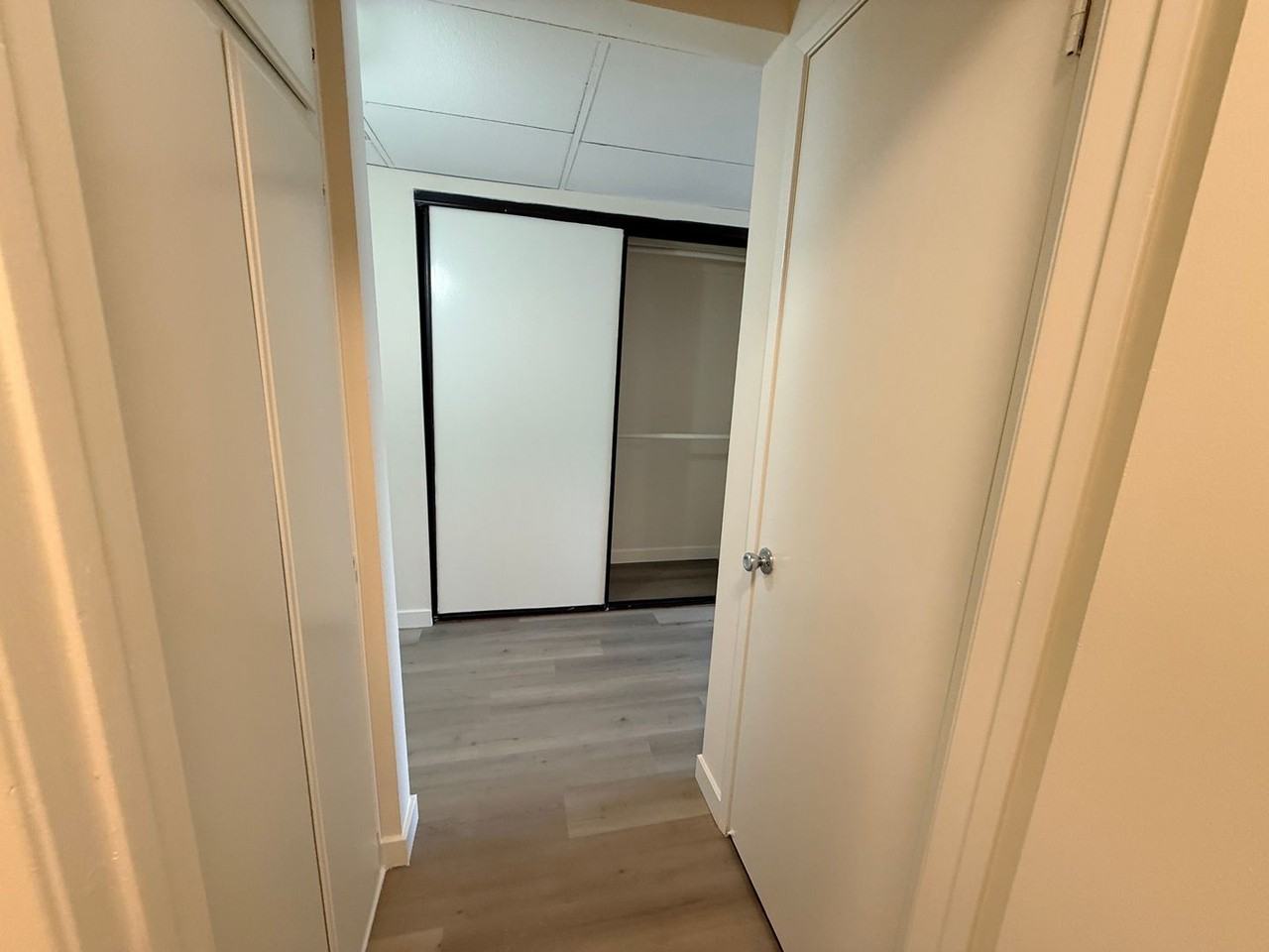 10418 Scoville Ave - Photo 5 of 14