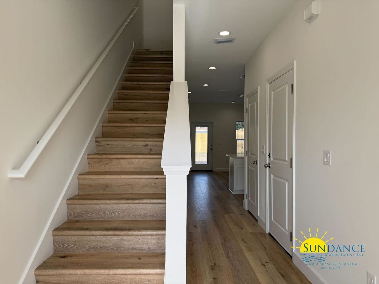 709 Woodlawn Ave Nw - Photo 2 of 24