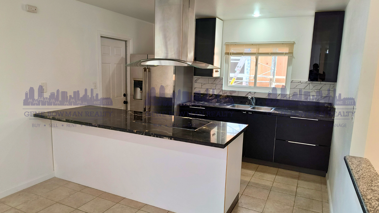 2409 Fleetwood St - Photo 2 of 17