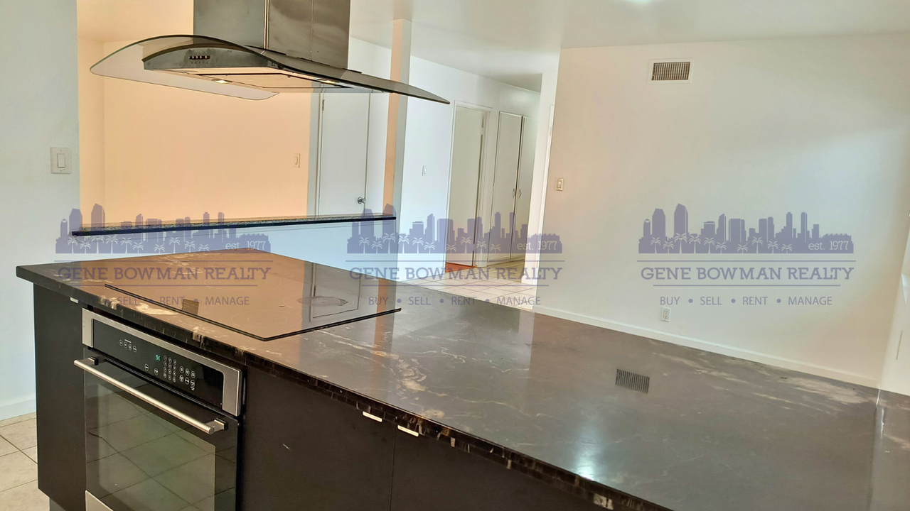 2409 Fleetwood St - Photo 4 of 17