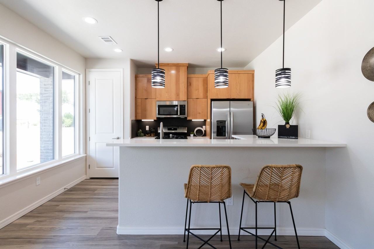 406 38th St #C - Photo 5 of 17