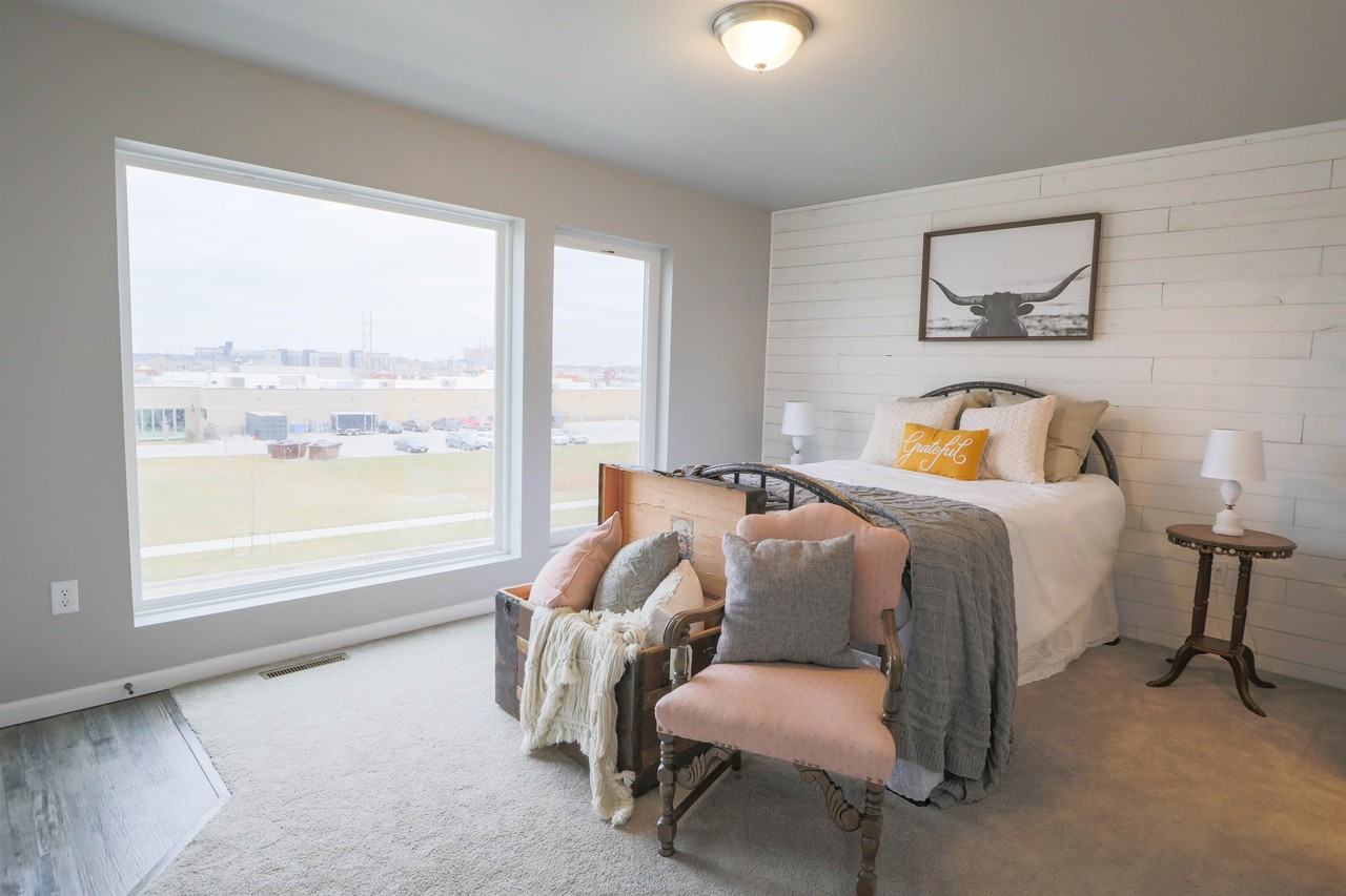 3309 6th Way E #1 - Photo 3 of 35