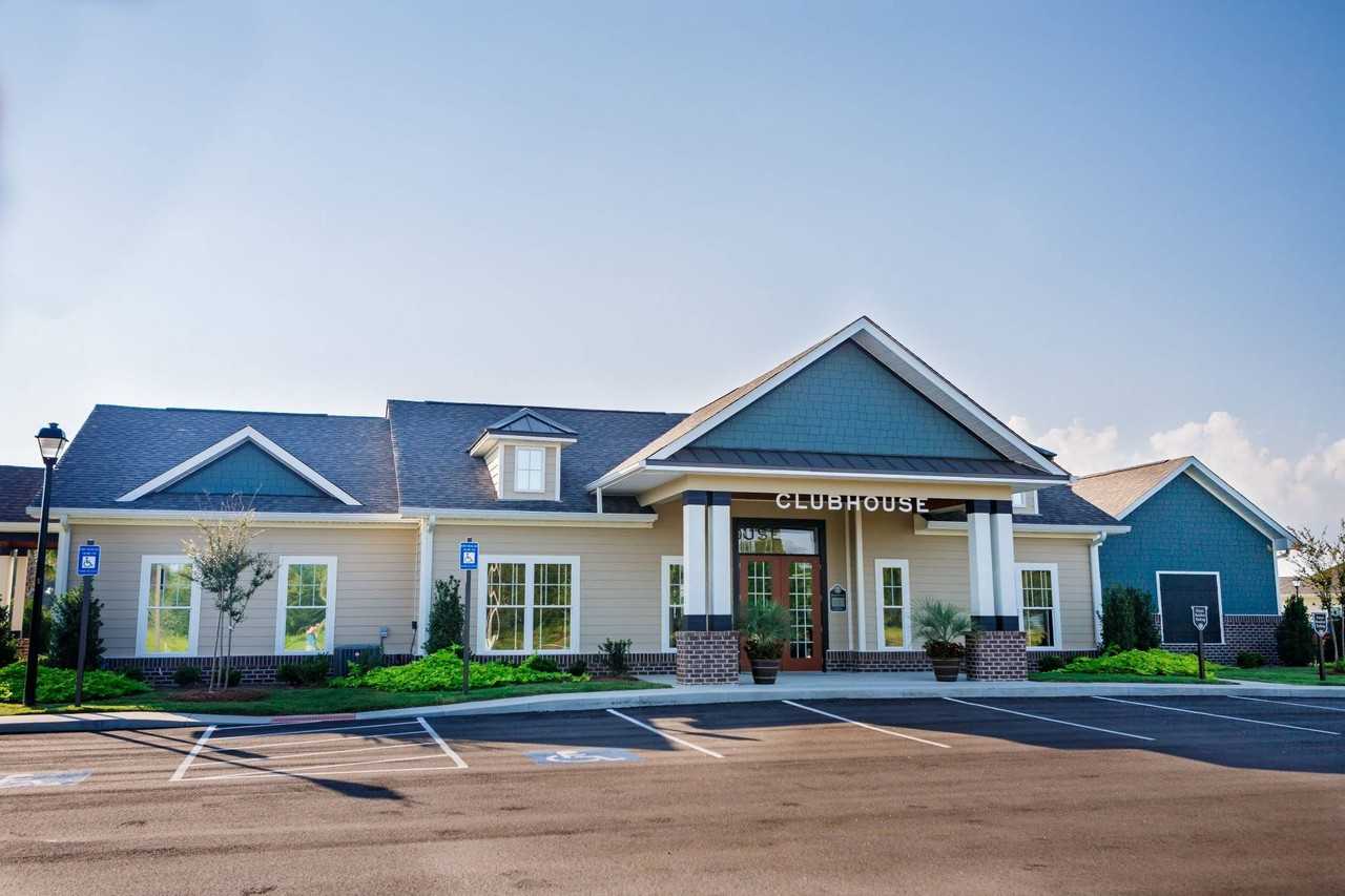 Beacon Place - Photo 3 of 27