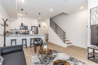 2435 W Master St #2 - Photo 1 of 1