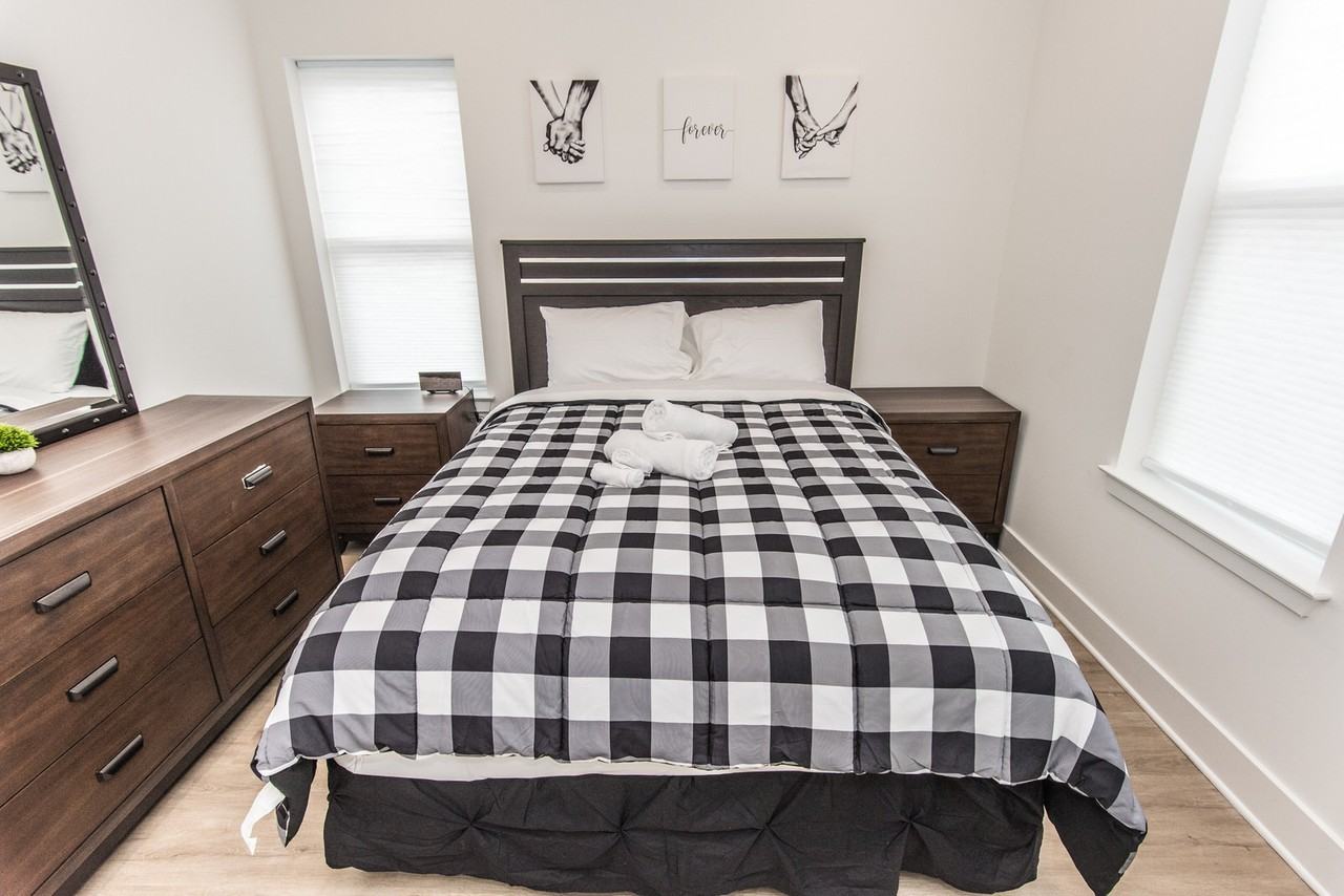 2435 W Master St #2 - Photo 2 of 50