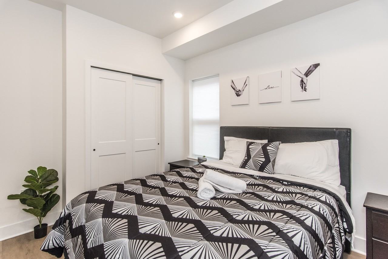 2435 W Master St #2 - Photo 7 of 50