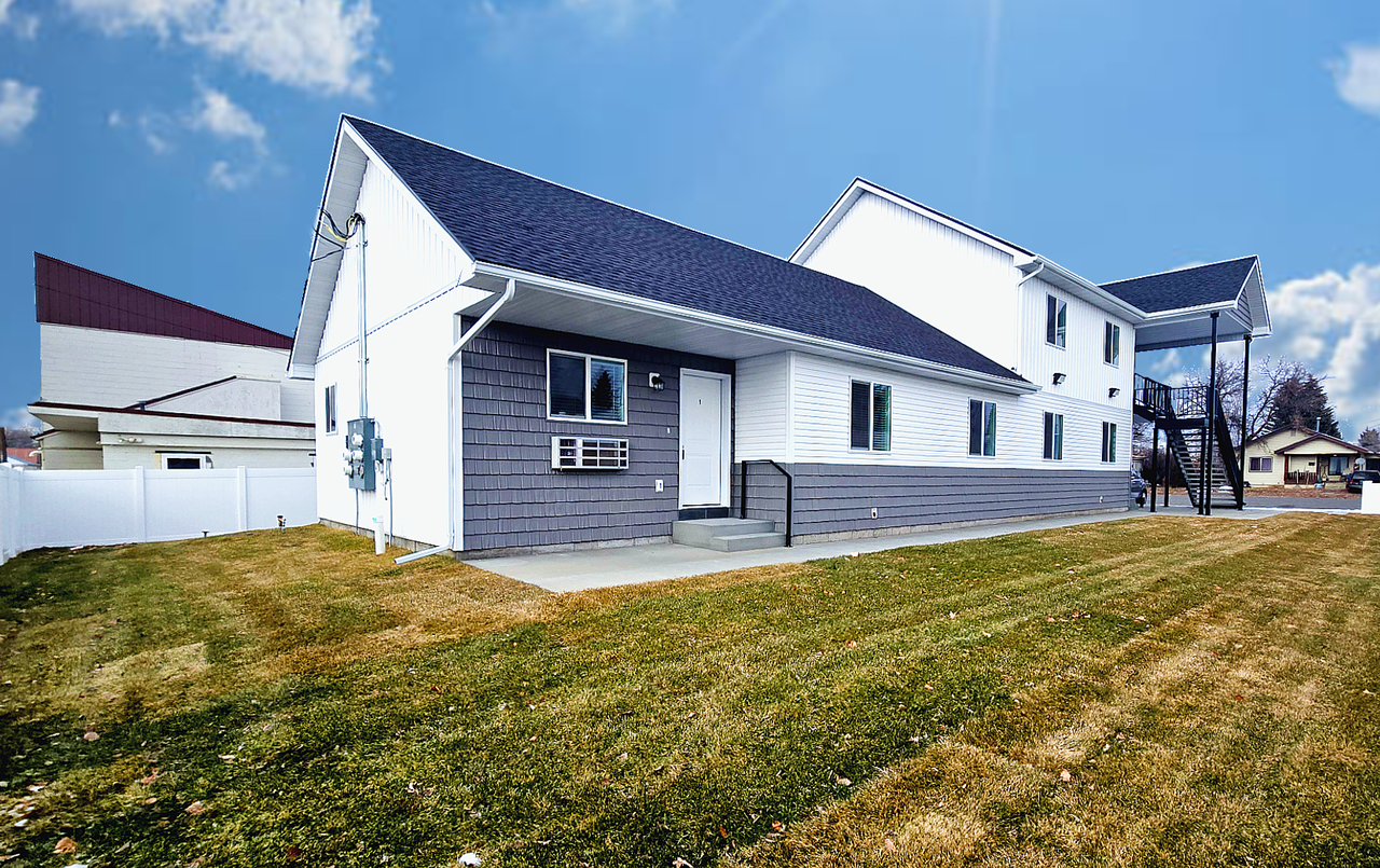 136 W 3rd N - Photo 2 of 26