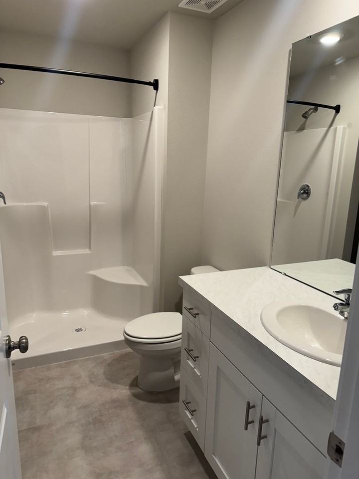 1504 Mustang Ct - Photo 2 of 37