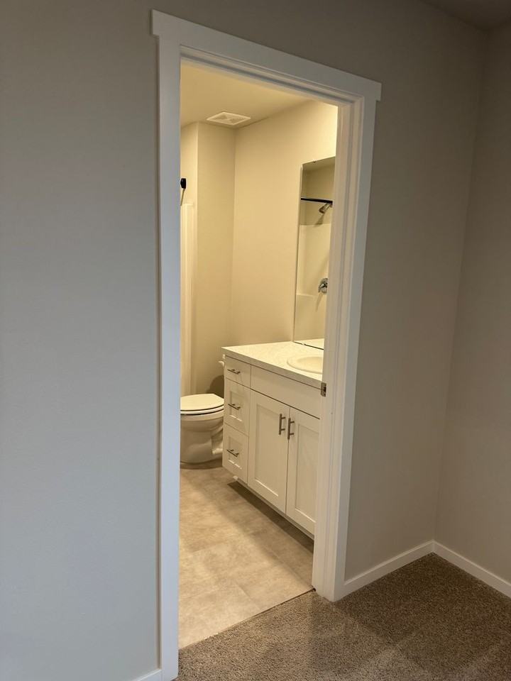 1504 Mustang Ct - Photo 3 of 37