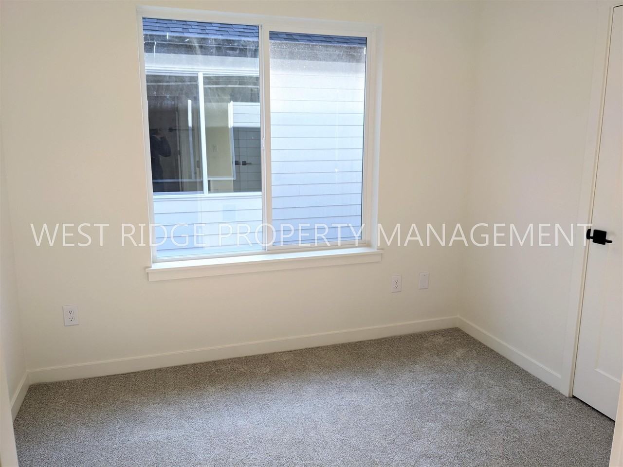 12073 Se Oak St #1 - Photo 5 of 18