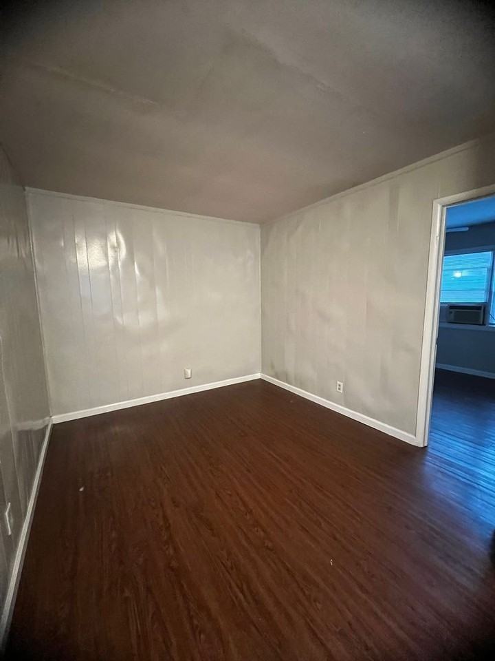 423 N Gem St - Photo 3 of 8