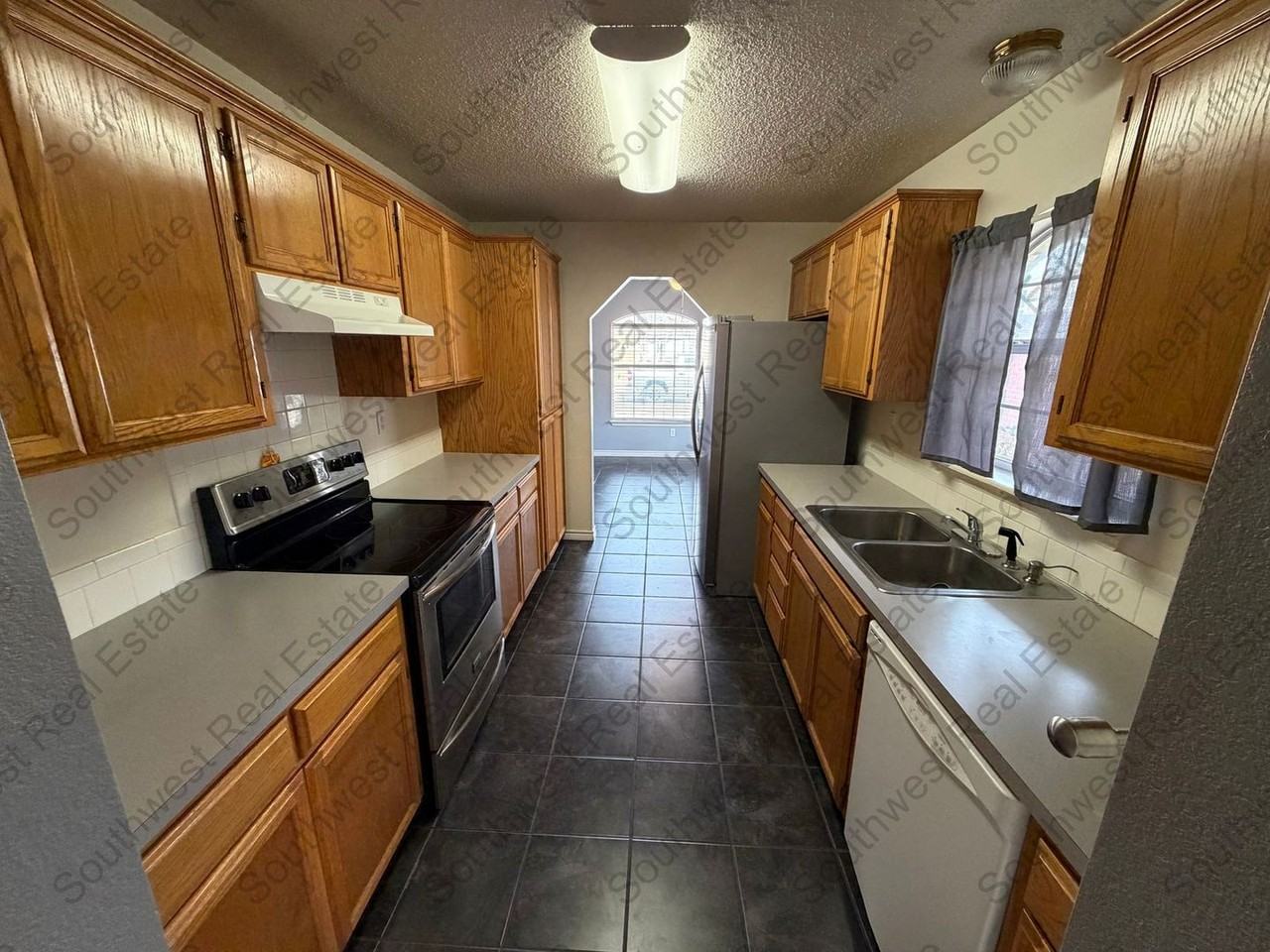 300 Burro Trl - Photo 2 of 12