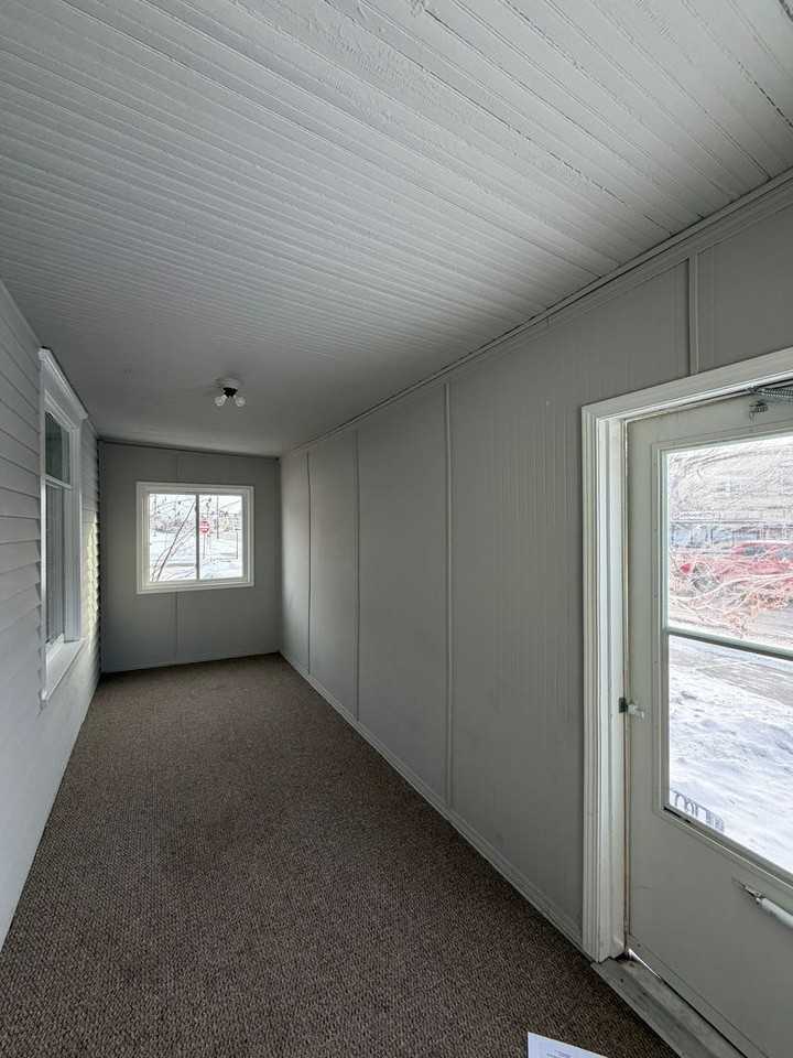 1205 Belknap St - Photo 3 of 18