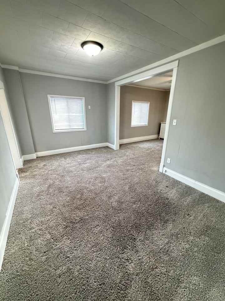 1205 Belknap St - Photo 6 of 18