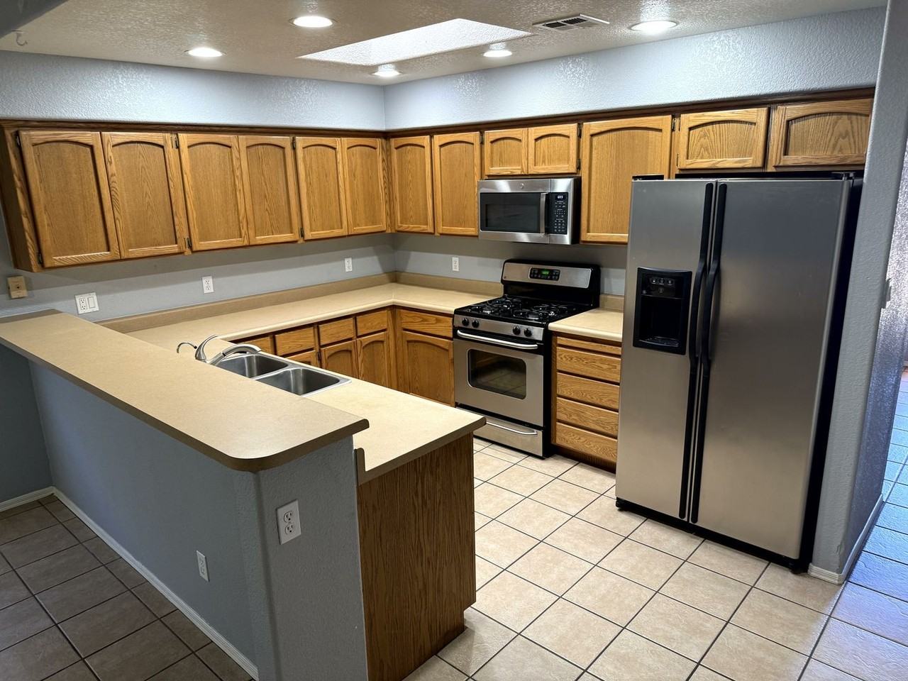 2688 S Otondo Dr - Photo 5 of 31