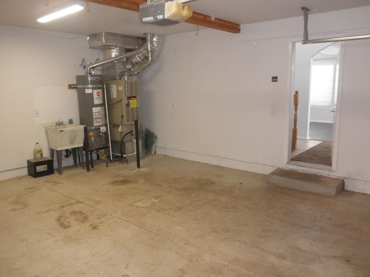 2317 Margarett St Nw - Photo 4 of 38