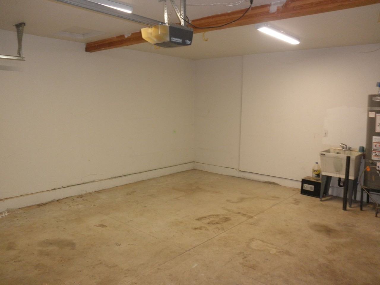 2317 Margarett St Nw - Photo 5 of 38