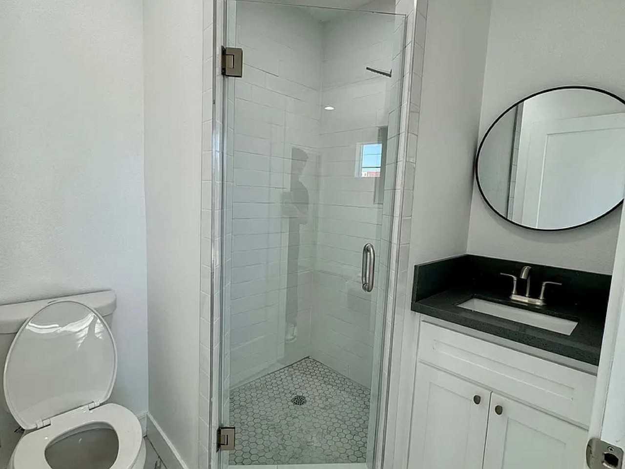 1269 W 36th St. - Photo 7 of 36