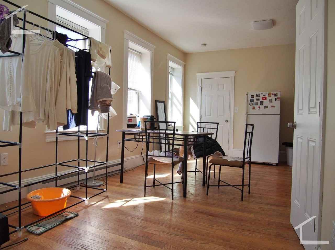 887B Huntington Ave - Photo 5 of 14