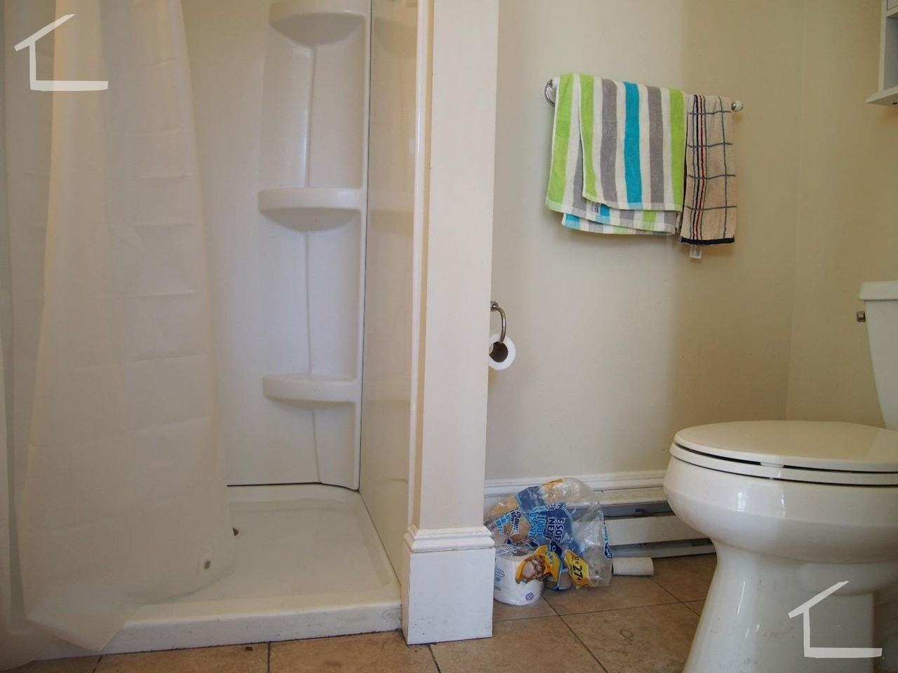 887B Huntington Ave - Photo 7 of 14