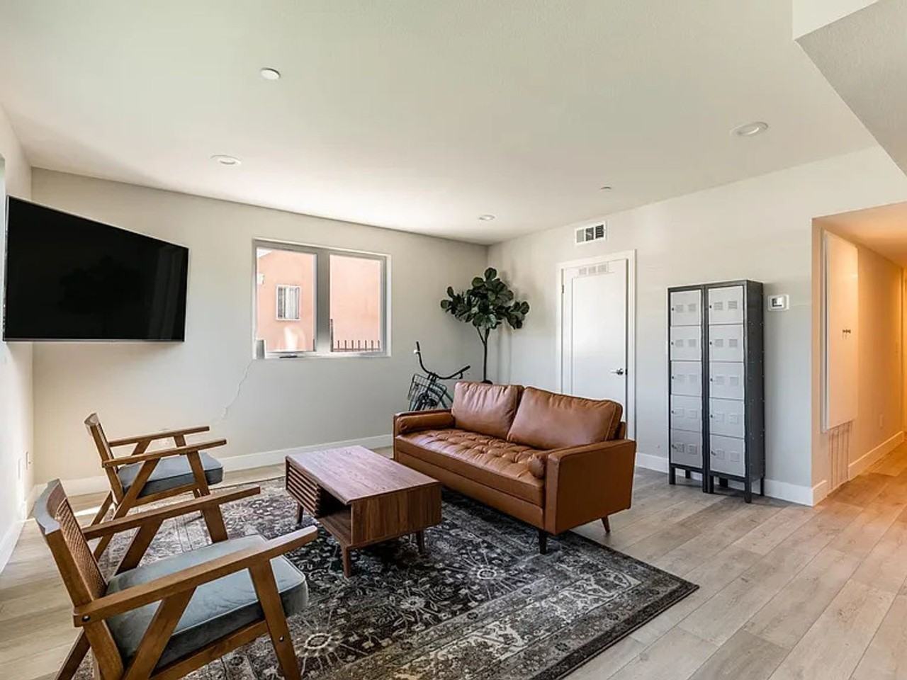 1458 W 37th Pl - Photo 2 of 24