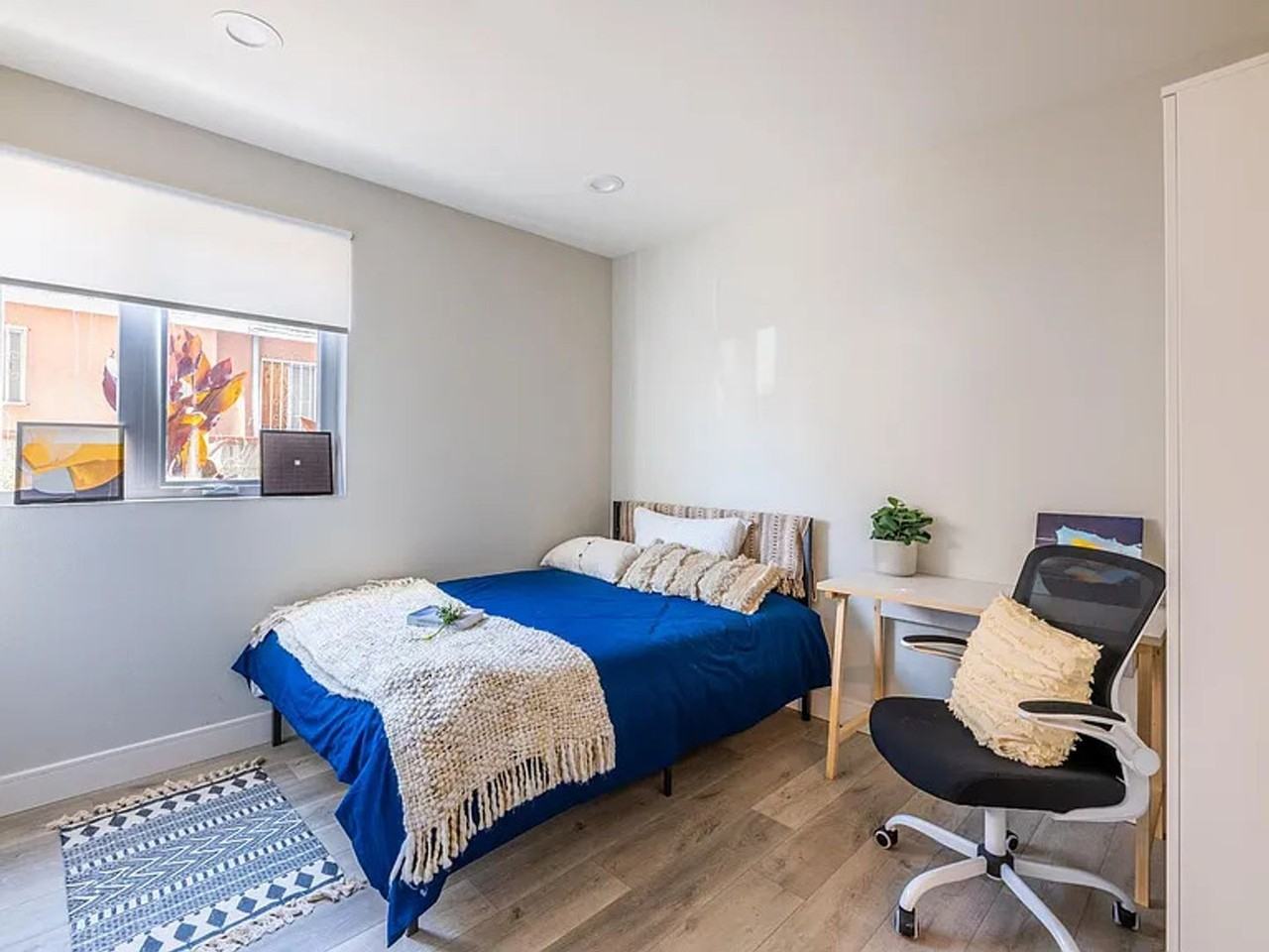 1458 W 37th Pl - Photo 4 of 24